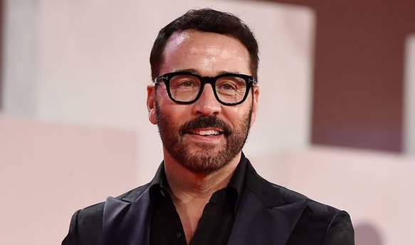 Jeremy Piven’s Commitment to Ending Domestic Violence and Abuse