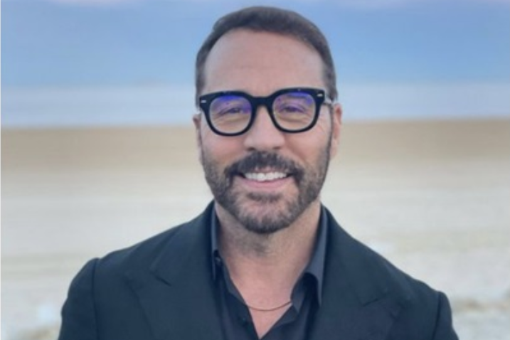 The Charismatic Jeremy Piven: A Hollywood Star